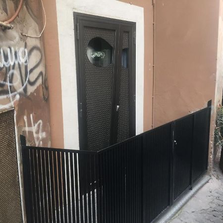 The Essential Trastevere Design Studio Rome Extérieur photo