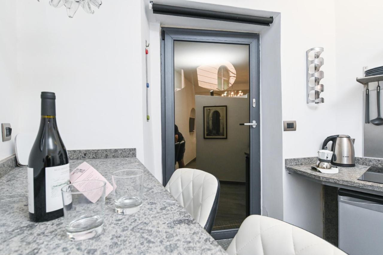 The Essential Trastevere Design Studio Rome Extérieur photo