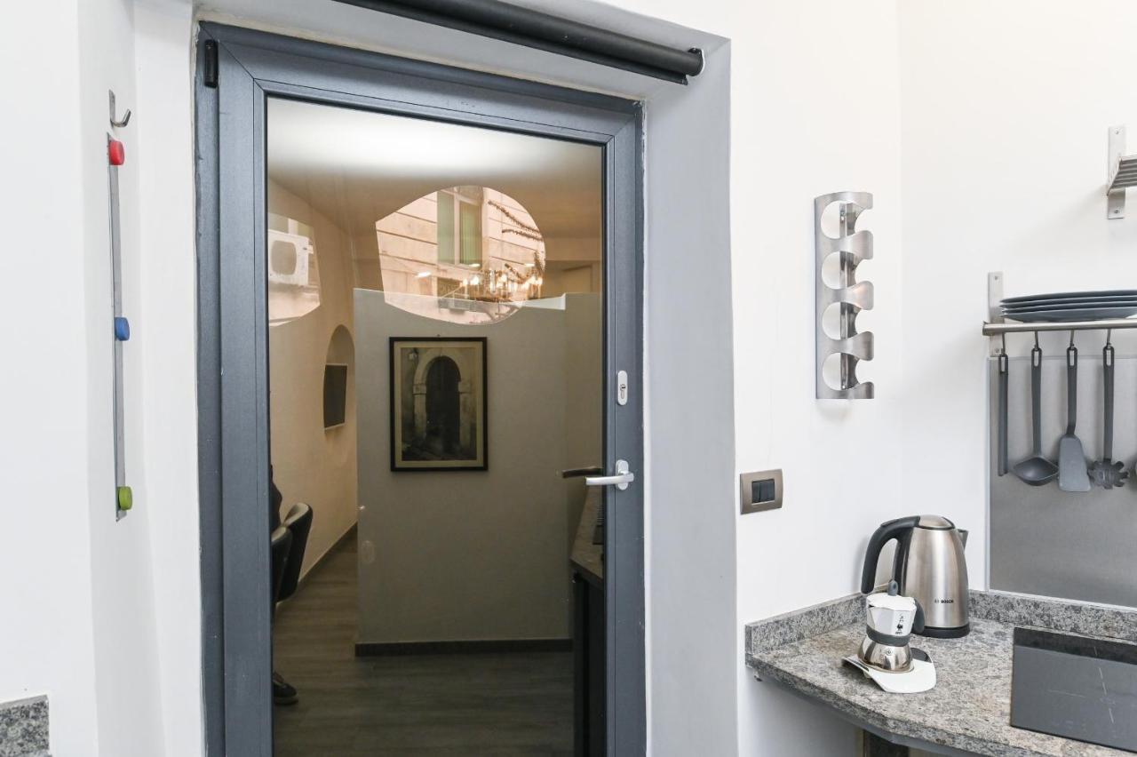 The Essential Trastevere Design Studio Rome Extérieur photo