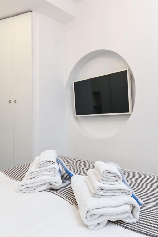 The Essential Trastevere Design Studio Rome Extérieur photo