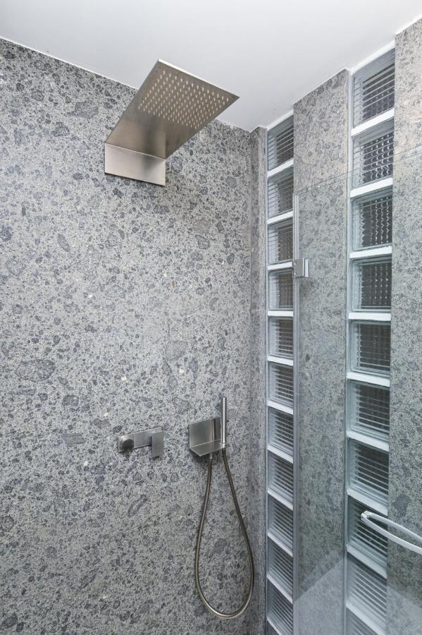 The Essential Trastevere Design Studio Rome Extérieur photo