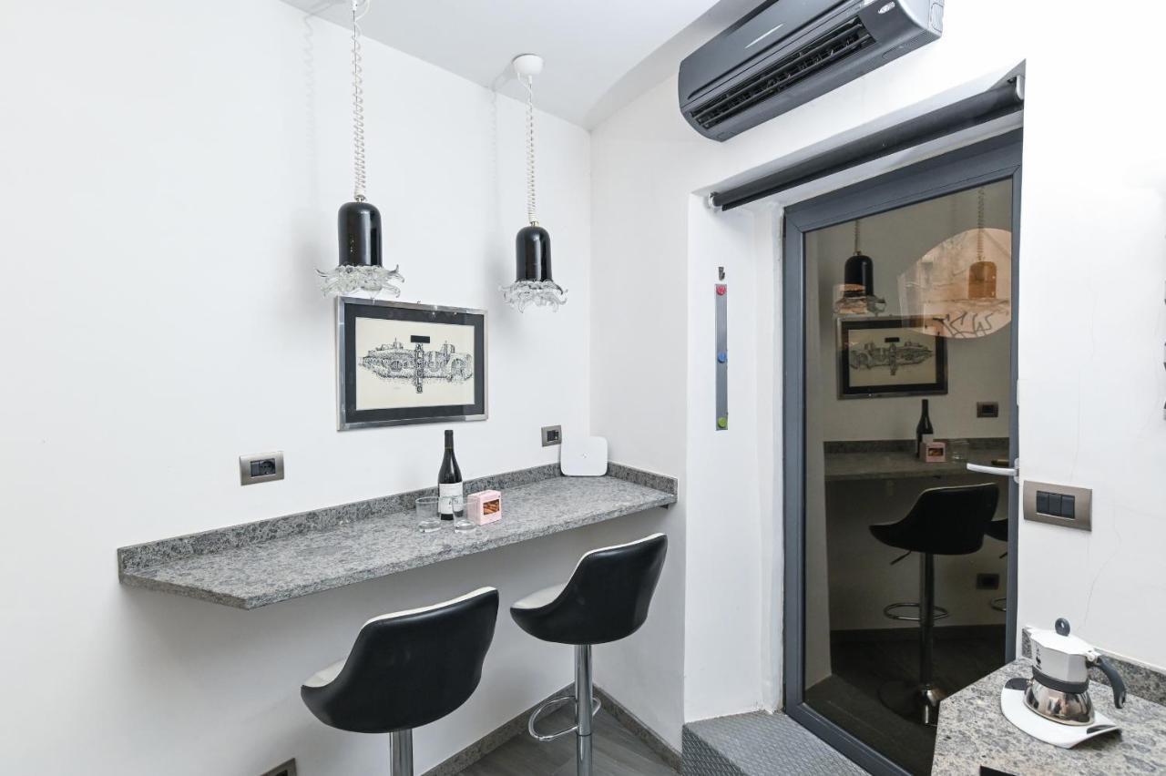 The Essential Trastevere Design Studio Rome Extérieur photo