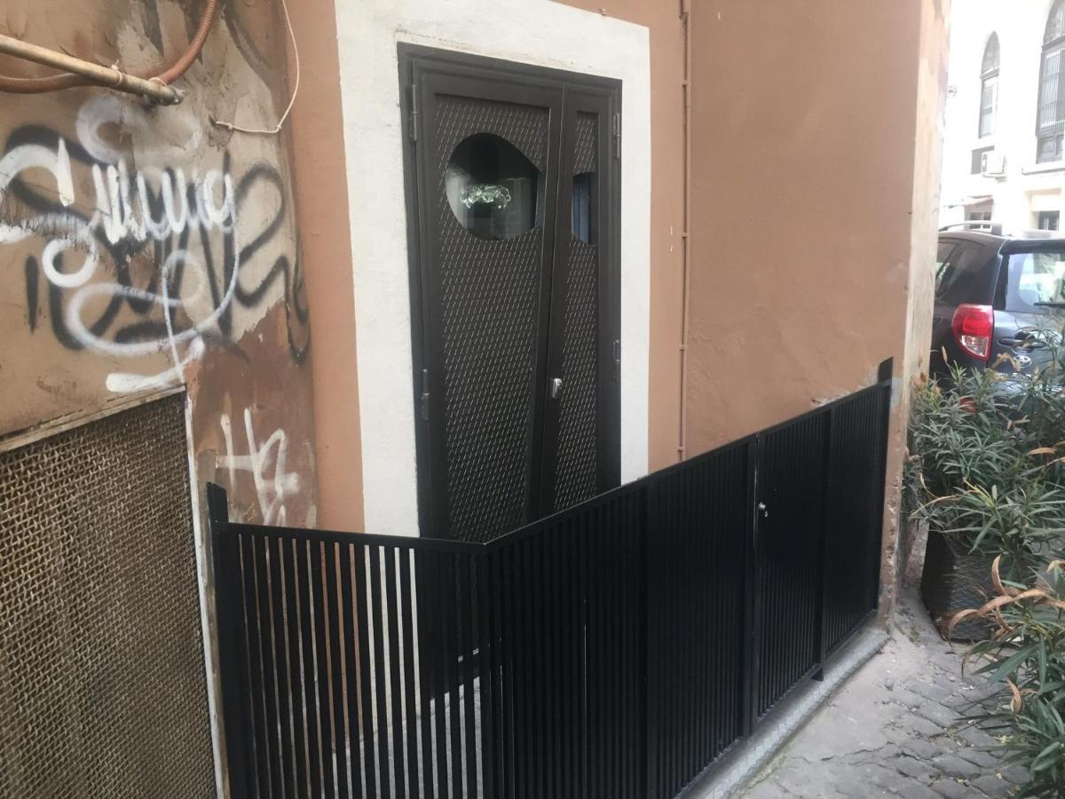 The Essential Trastevere Design Studio Rome Extérieur photo
